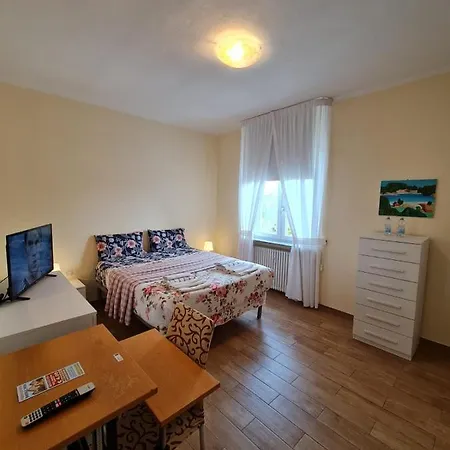Homestay De Candia House *